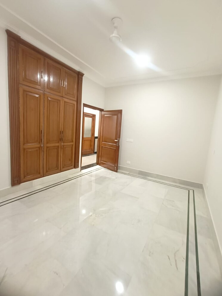 Room, uday park 3 Bedroom 1953 Sq.Ft. Builder Floor In Uday Park Delhi 8903806