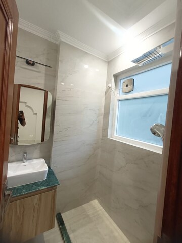 Room in 3 BHK Builder Floor at Uday Park – for Rent