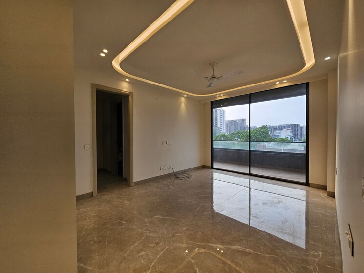 Room, parklands 4 Bedroom 500 Sq.Yd. Builder Floor In Sector 85 Faridabad 8904046