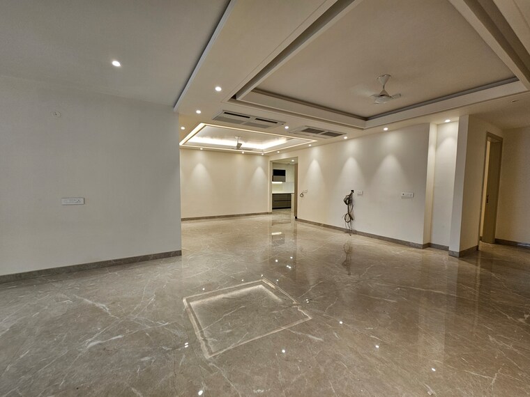 Room, parklands 4 Bedroom 500 Sq.Yd. Builder Floor In Sector 85 Faridabad 8904046