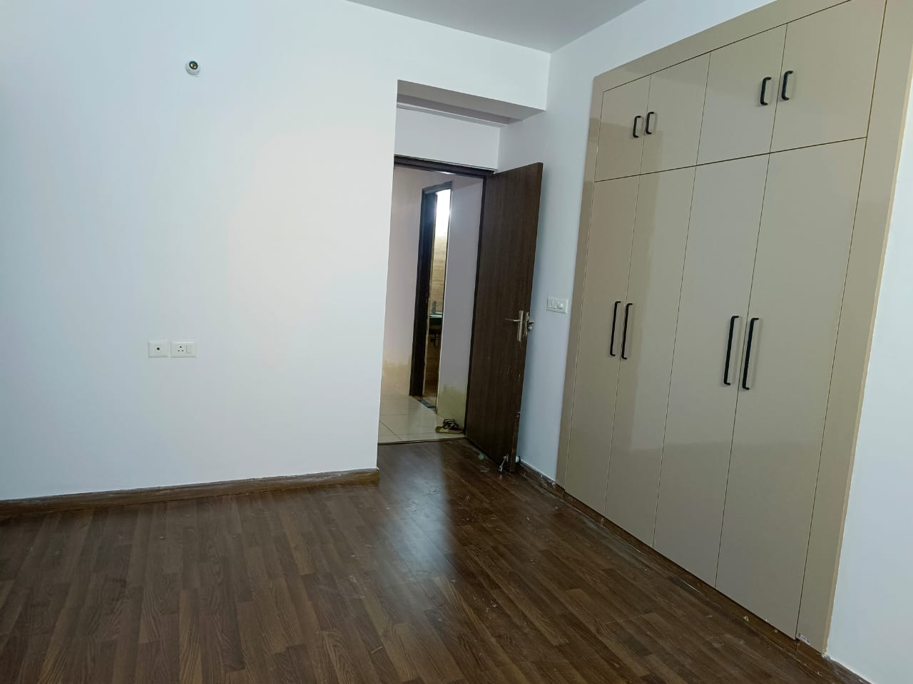 3 BHK + Study Room Apartment For Rent in BPTP Park Grandeura