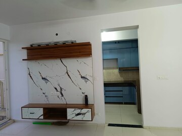 Furnished Amenities in 3 BHK Apartment at BPTP Park Grandeura, Sector 82 – for Rent