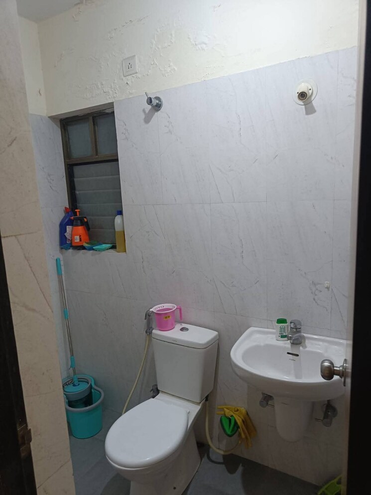 Bathroom, global-e-homes 2 Bedroom 1100 Sq.Ft. Apartment In Hinjewadi Pune 8903805