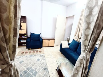Master Bedroom in 1 BHK Apartment at Oberoi Mall, Goregaon East – for Rent