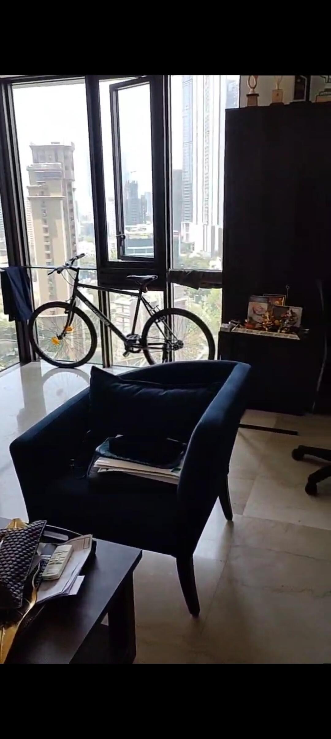 2 BHK + Servant Room Apartment For Rent in Lodha The Park