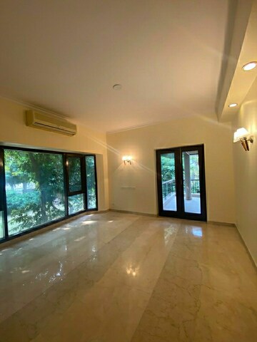 Room in 5 BHK Villa at Shanti Niketan – for Rent