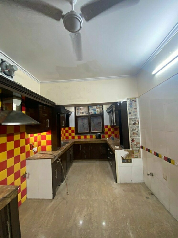 Kitchen, shanti niketan 5 Bedroom 3600 Sq.Ft. Villa In Shanti Niketan Delhi 8903899