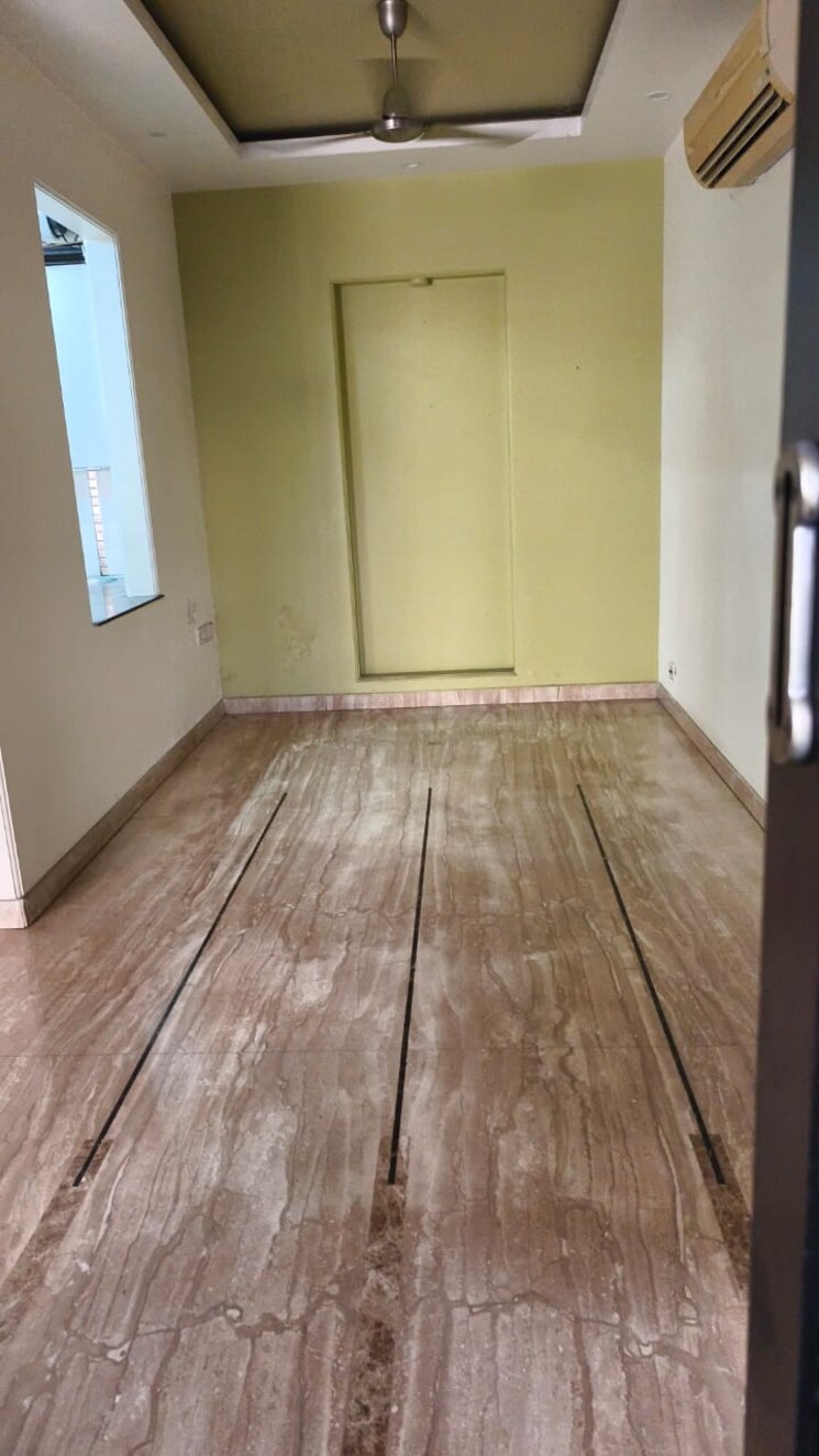 Bedroom, green park 3 Bedroom 240 Sq.Yd. Builder Floor In Green Park Delhi 8903909