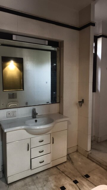 Bathroom in 3 BHK Builder Floor at Green Park – for Rent