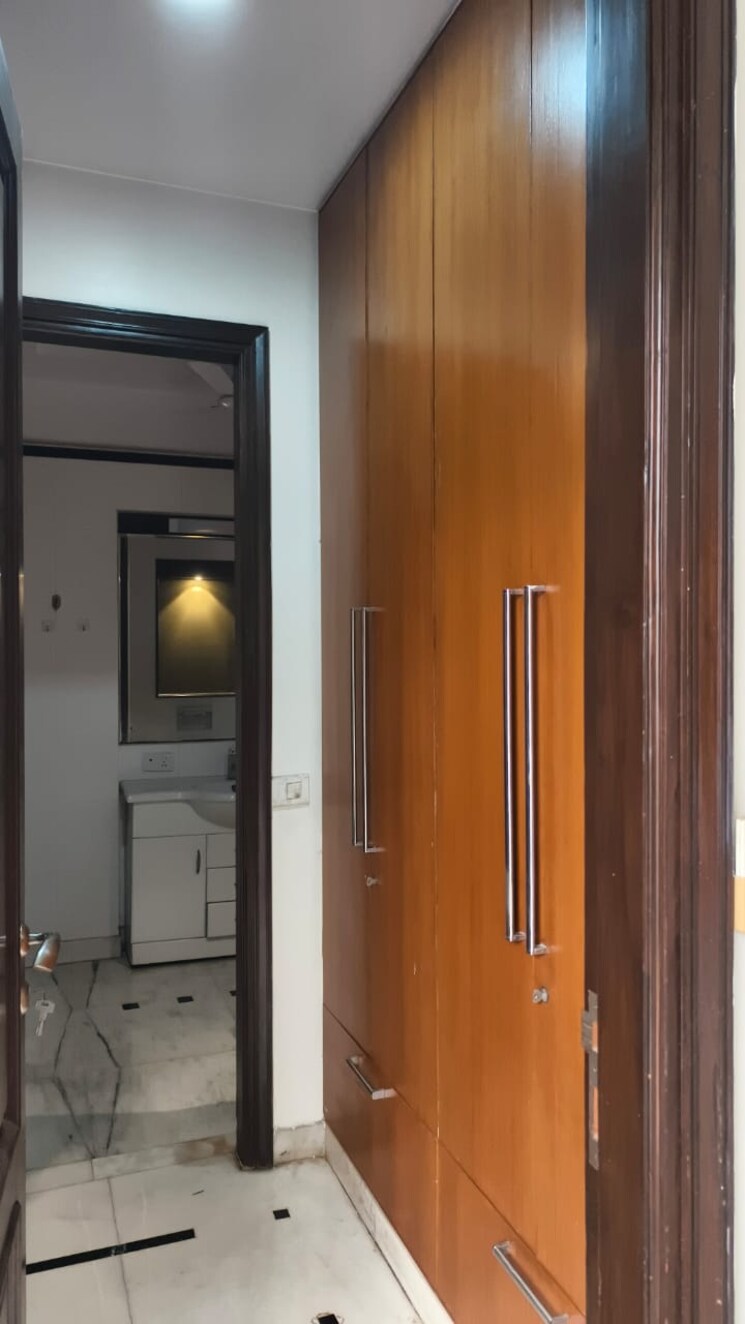 undefined, green park 3 Bedroom 240 Sq.Yd. Builder Floor In Green Park Delhi 8903909