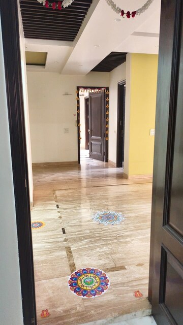 Room in 3 BHK Builder Floor at Green Park – for Rent