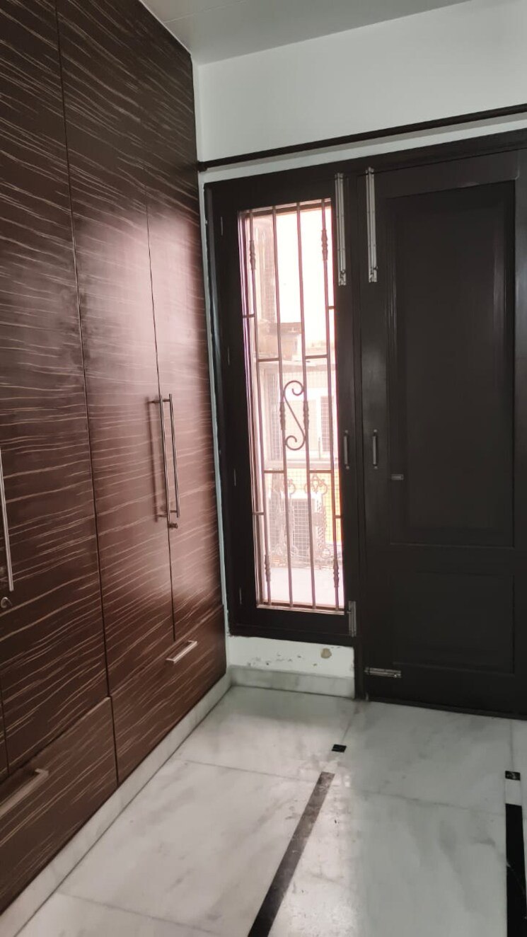 undefined, green park 3 Bedroom 240 Sq.Yd. Builder Floor In Green Park Delhi 8903909