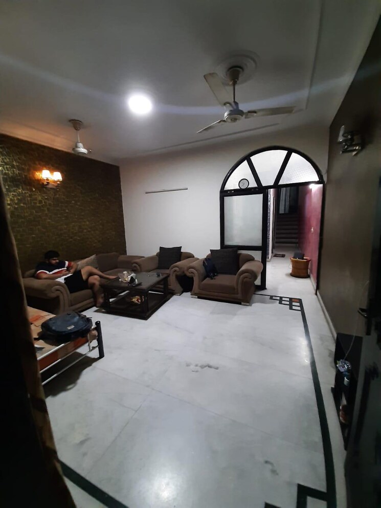 Living Room, lajpat nagar i 2 Bedroom 100 Sq.Yd. Builder Floor In Lajpat Nagar I Delhi 8903957
