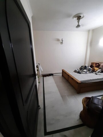 Furnished Amenities in 2 BHK Builder Floor at Lajpat Nagar I – for Sale