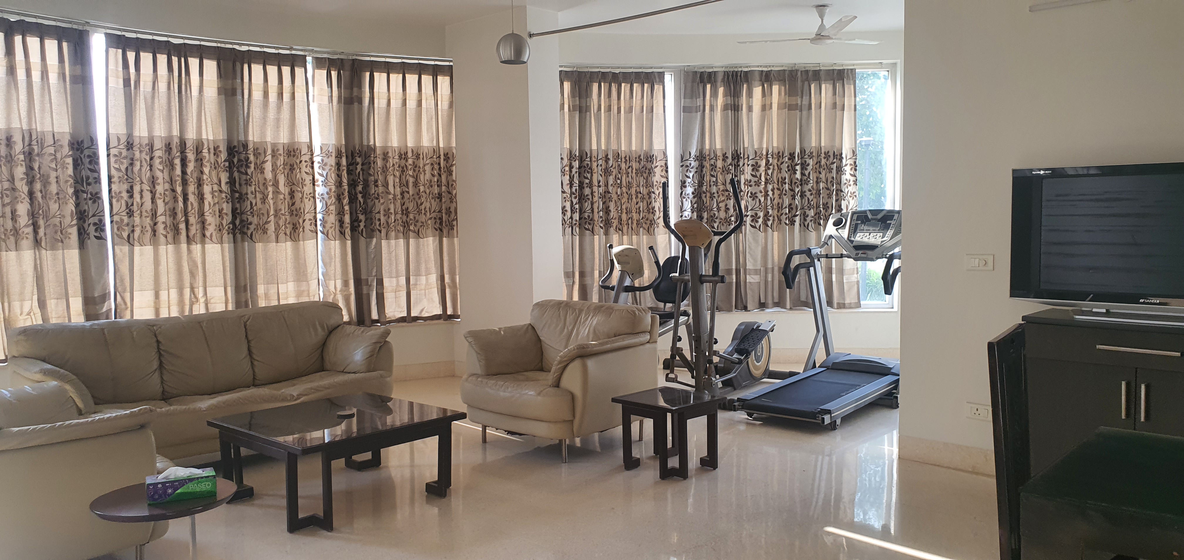4 BHK + Pooja Room,Servant Room,Study Room 3785 Sq.Ft. Builder Floor in Emaar The Palm Drive-Palm Studios