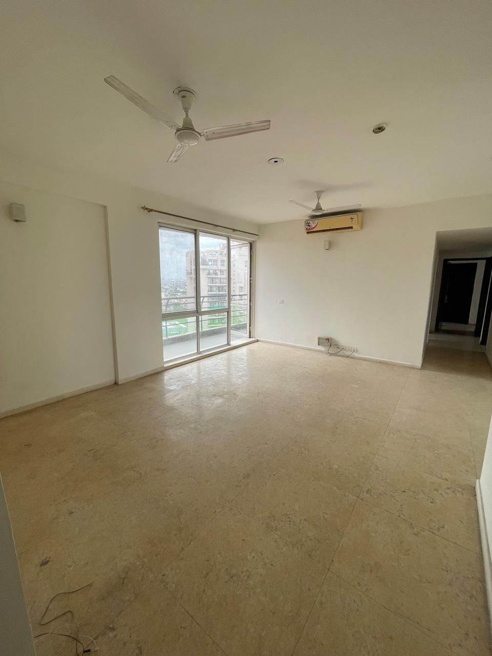 3.5 BHK + Servant Room 2000 Sq.Ft. Apartment in Conscient Heritage One