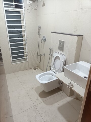 Bathroom in 3 BHK Apartment at Acropolis CHS, Vile Parle West – for Rent
