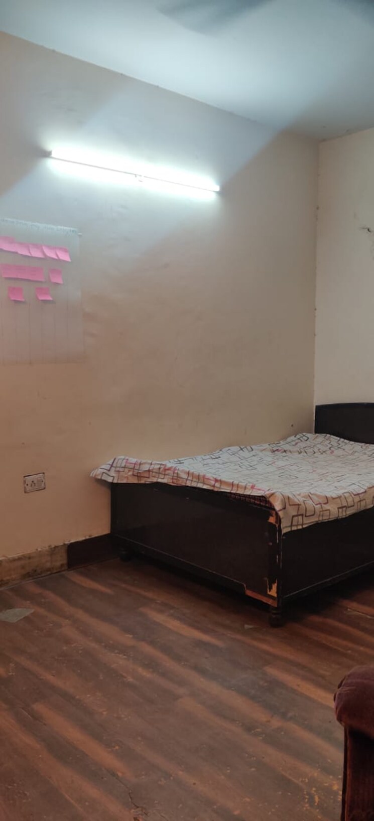 Bedroom, lajpat nagar 4 2 Bedroom 100 Sq.Yd. Builder Floor In Lajpat Nagar 4 Delhi 8904000