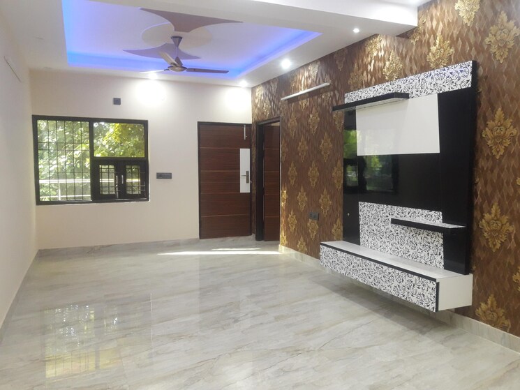 Living Room, rohini sector 8 6+ Bedroom 540 Sq.Yd. Villa In Rohini Sector 8 Delhi 8903979