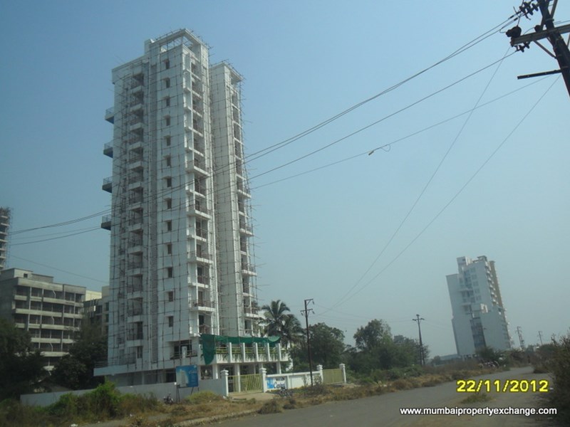 2 BHK + Extra Room 1050 Sq.Ft. Apartment in Maxim Central