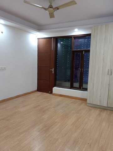 Room in 3 BHK Builder Floor at Saket – for Rent