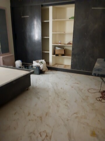 Room in 5 BHK Independent House at Kismatpur – for Sale