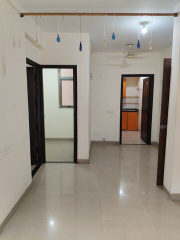 Building Lobby in 1.5 BHK Apartment at Unitech Uniworld Gardens 2, Sector 47 – for Rent