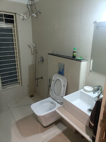 Bathroom in 3 BHK Apartment at Acropolis CHS, Vile Parle West – for Rent