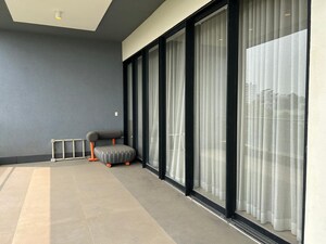 Room in 5 BHK Apartment at Amar Manhattan, Baner – for Sale