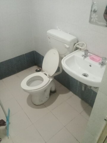 Bathroom in 1 BHK Independent House at Gomti Nagar – for Rent