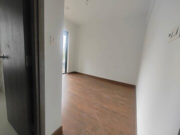 Room in 2 BHK Apartment at Risland The Icon Phase 1, Dhokali – for Rent