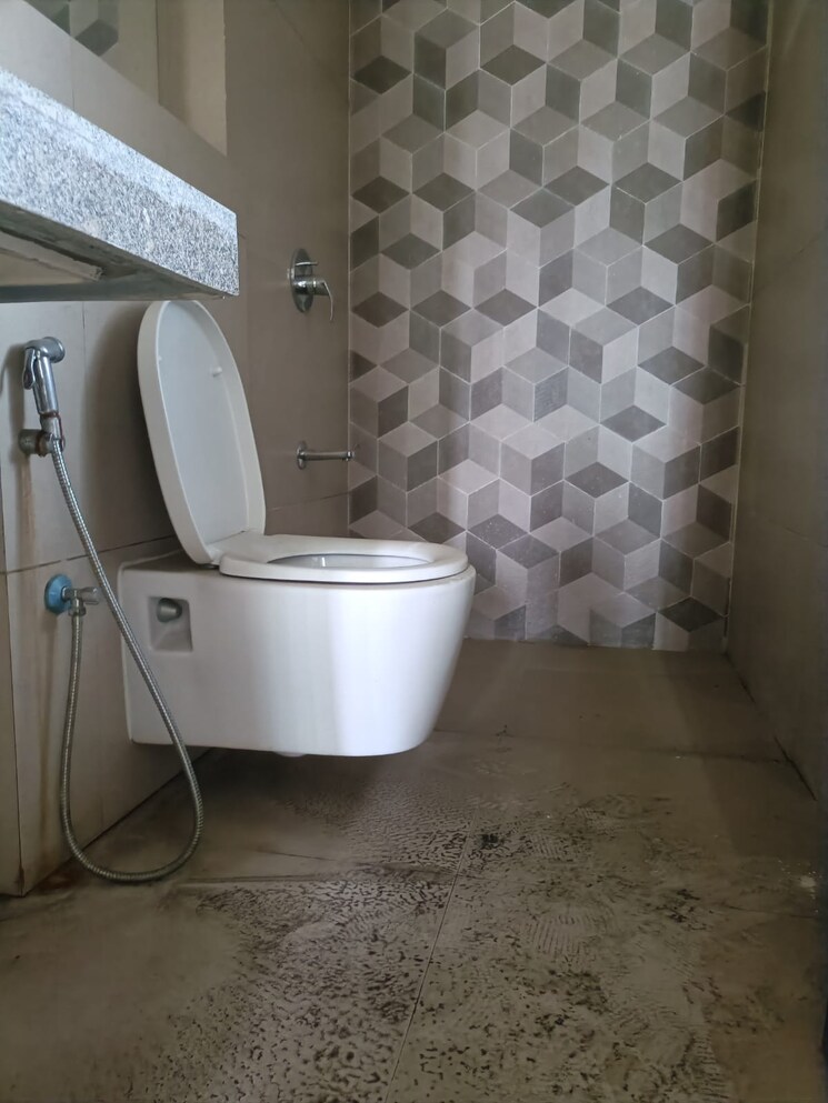 Bathroom, risland-the-icon-phase-1 2 Bedroom 672 Sq.Ft. Apartment In Dhokali Thane 8904110