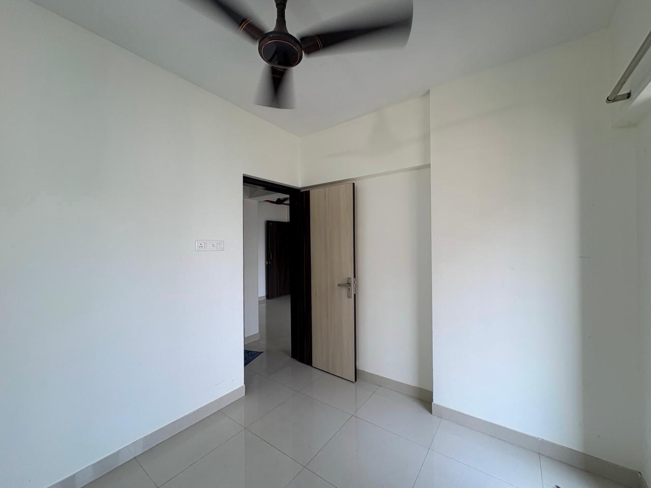 2 BHK Apartment For Rent in Ashar Metro Towers