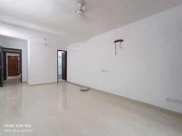 Room in 3 BHK Apartment at Vasant Kunj – for Rent