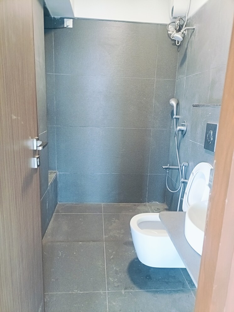 Bathroom, bharat-juhu-vistas 3 Bedroom 1250 Sq.Ft. Apartment In Juhu Mumbai 8904252