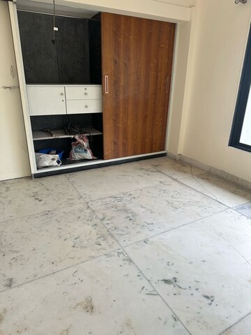 Room in 3 BHK Penthouse at Tanuj Enclave, Vashi Sector 28 – for Rent