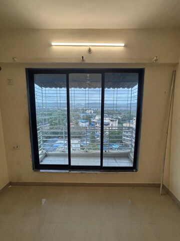Room in 3 BHK Penthouse at Tanuj Enclave, Vashi Sector 28 – for Rent