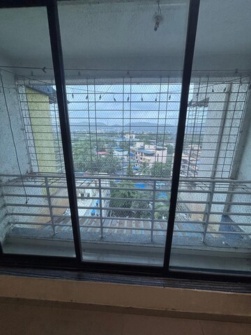 Room in 3 BHK Penthouse at Tanuj Enclave, Vashi Sector 28 – for Rent