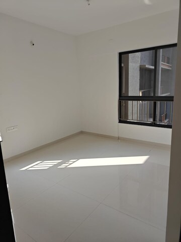 Room in 2 BHK Apartment at Shapoorji Pallonji Sensorium, Hinjewadi – for Rent
