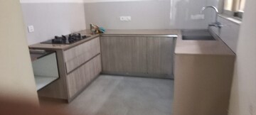 Room in 3 BHK Apartment at Hiranandani Estate Rodas Enclave, Ghodbunder Road – for Rent