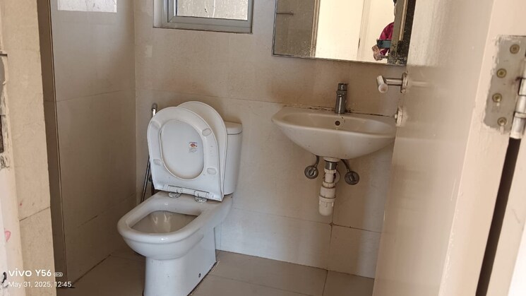 Bathroom, hiranandani-estate-rodas-enclave 3 Bedroom 1200 Sq.Ft. Apartment In Ghodbunder Road Thane 8904251
