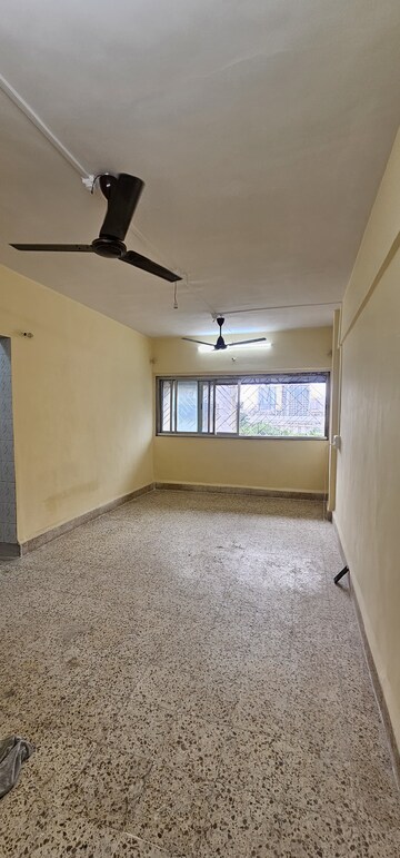 Room in 1 BHK Apartment at Asmita Jyoti CHS, Malad West – for Rent