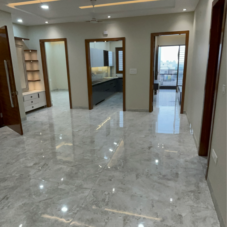 Room, sector 76 4 Bedroom 250 Sq.Yd. Builder Floor In Sector 76 Faridabad 8904266