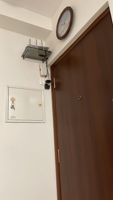 Furnished Amenities in 1 BHK Apartment at Swapnlok CHS, Malad East – for Rent