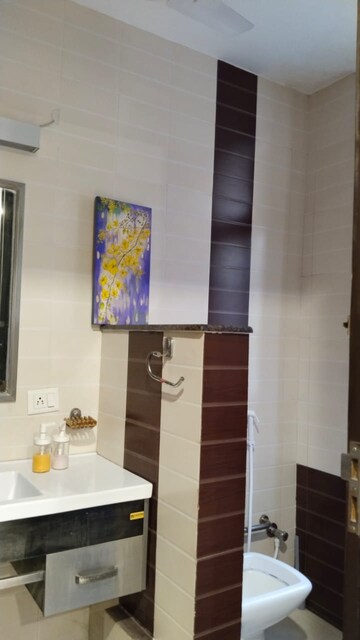 Bathroom in 3 BHK Builder Floor at Safdarjung Enclave – for Rent