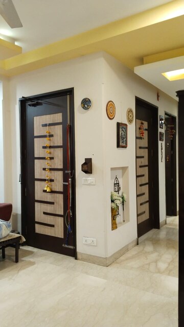 Building Lobby in 3 BHK Builder Floor at Safdarjung Enclave – for Rent