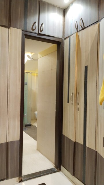Bathroom in 3 BHK Builder Floor at Safdarjung Enclave – for Rent