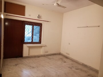 Room in 3 BHK Builder Floor at Greater Kailash I – for Rent
