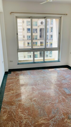 Room in 2 BHK Apartment at Hiranandani Meadows, Manpada – for Sale