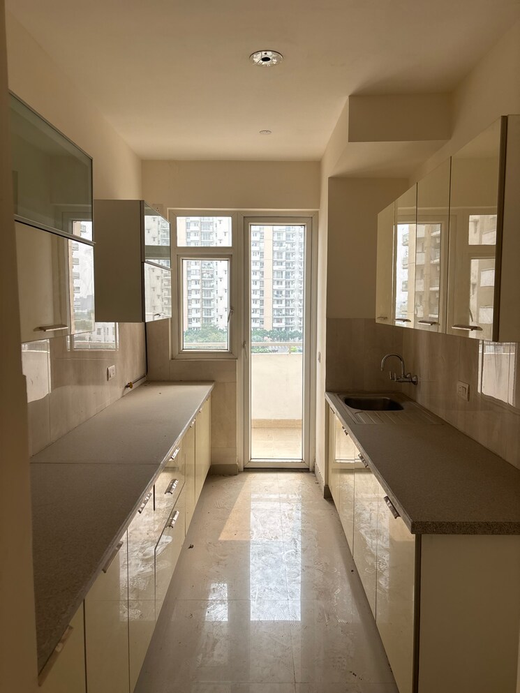 undefined, emaar-imperial-gardens 3.5 Bedroom 2000 Sq.Ft. Apartment In Sector 102 Gurgaon 8904311